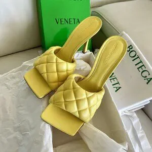 サンダル・ミュール Bottega Veneta Lido Flat Sandal Yellow Bottega Veneta | Shoes | New Auth Bottega Veneta Pale Yellow